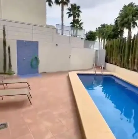 Con Piscina Privada